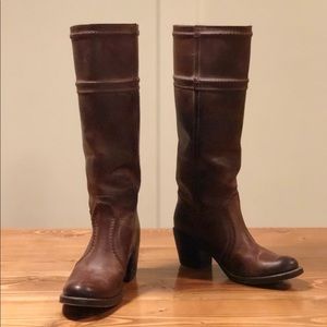Frye Jane 14L boots, size 7